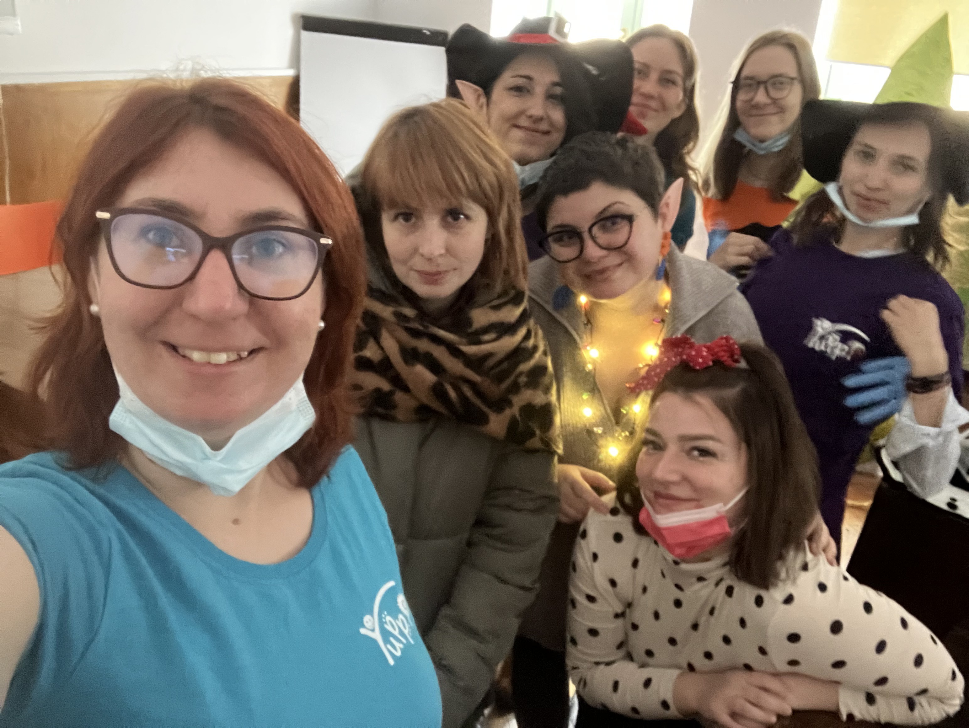 https://www.yuppicamp.ro/Spiridușii Yuppi Camp au dus magia la Spitalul Clinic de Urgenţă pentru Copii Cluj-Napoca